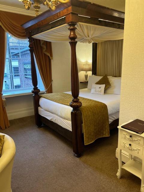 Parlors Hall Hotel Бриджнорс Экстерьер фото